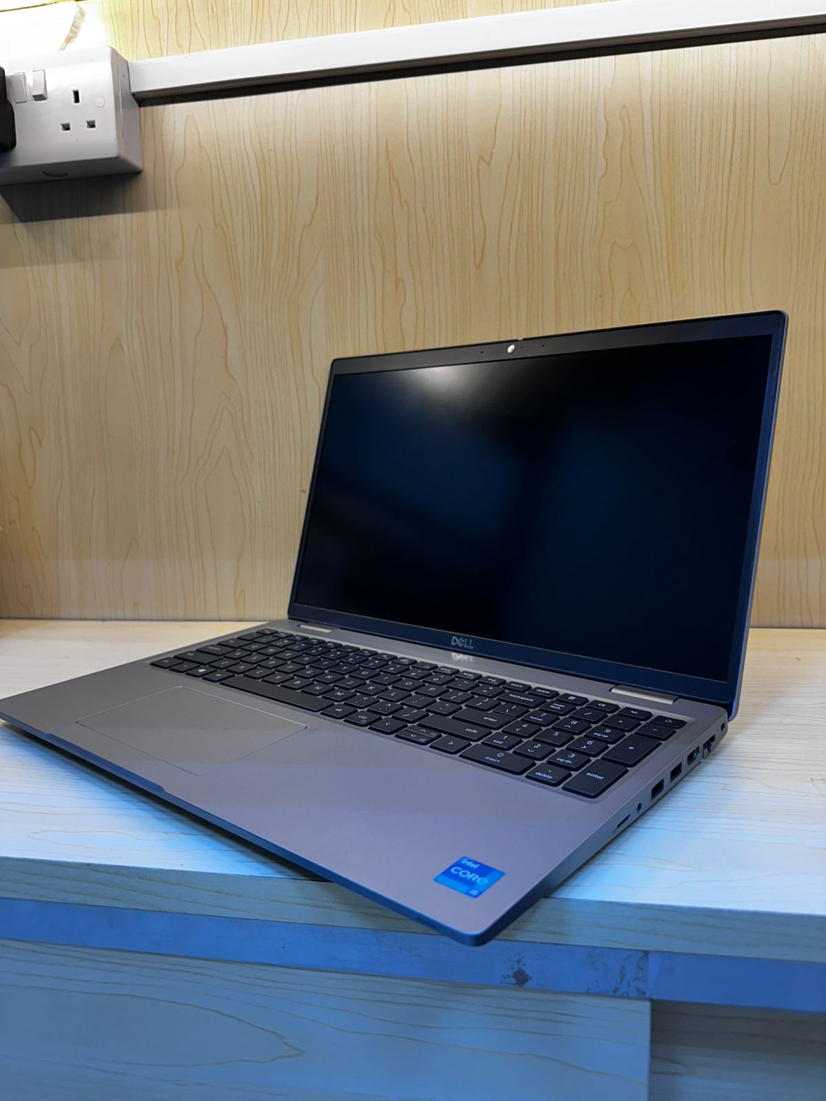 DELL Latitude 5520